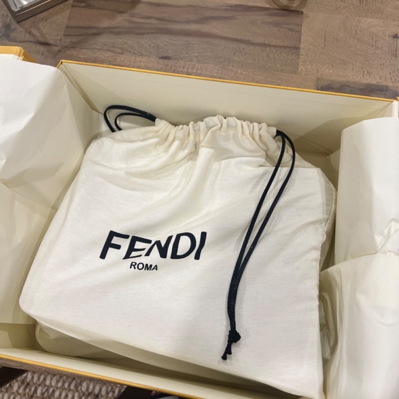 Fendi Peekaboo limited edition - Picture 4 of 6